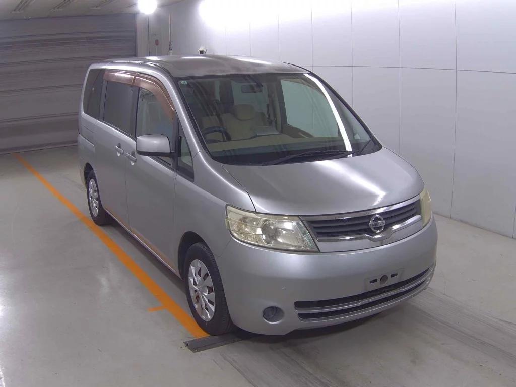 Nissan Serena  с аукциона в Японии