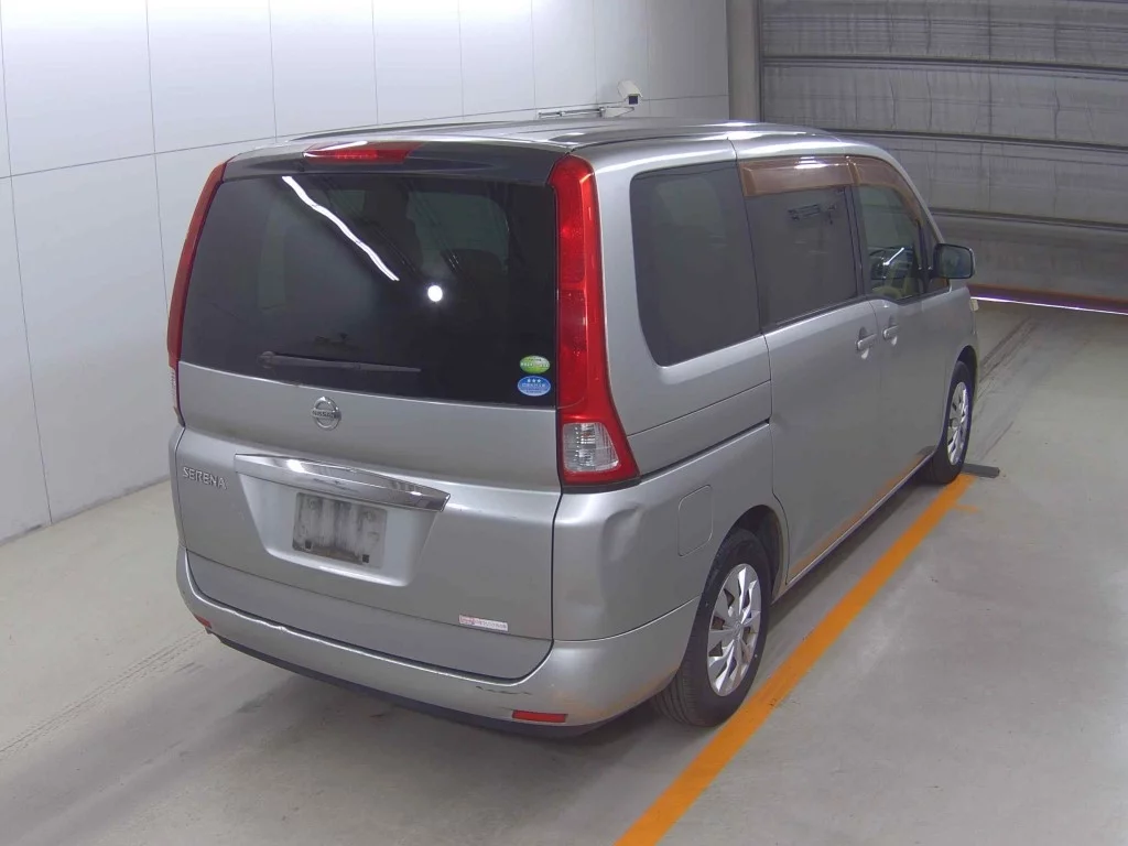 Nissan Serena  с аукциона в Японии