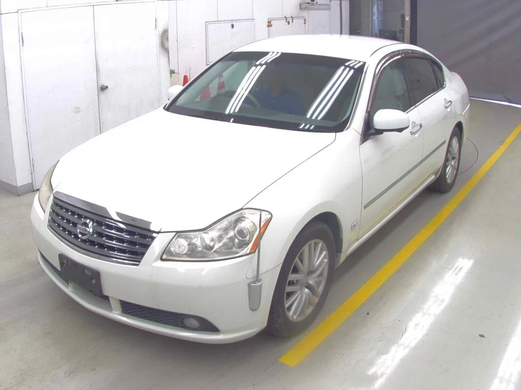 Nissan Fuga  с аукциона в Японии