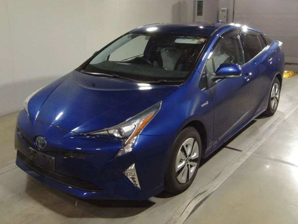 Toyota Prius  с аукциона в Японии