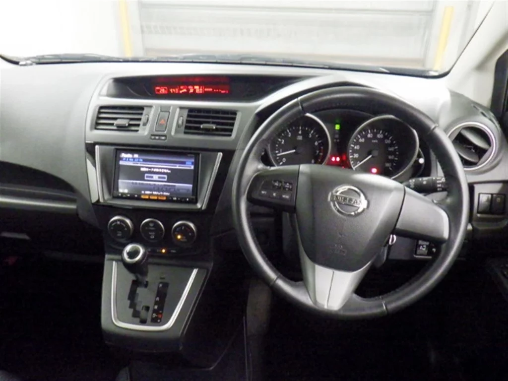 Nissan Lafesta  с аукциона в Японии