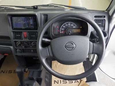 Nissan NT100 Clipper