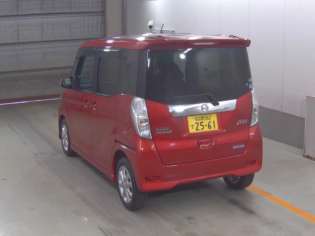 Nissan Dayz Roox  с аукциона в Японии