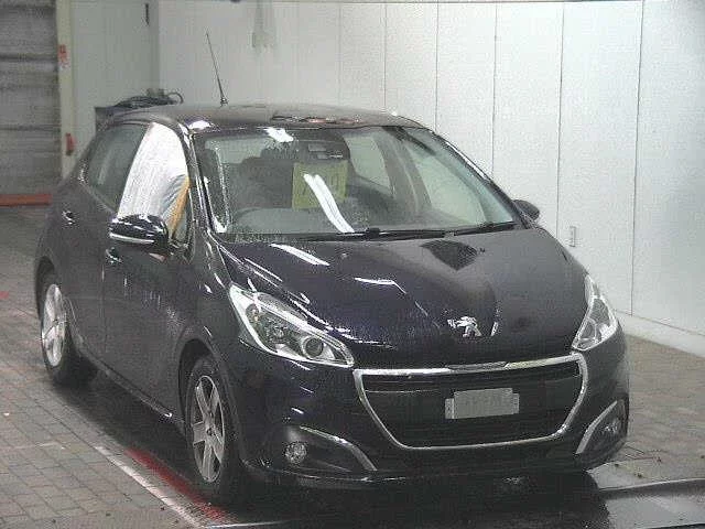 Peugeot 208  с аукциона в Японии