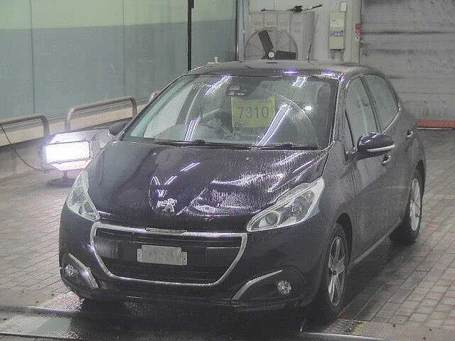 Peugeot 208  с аукциона в Японии