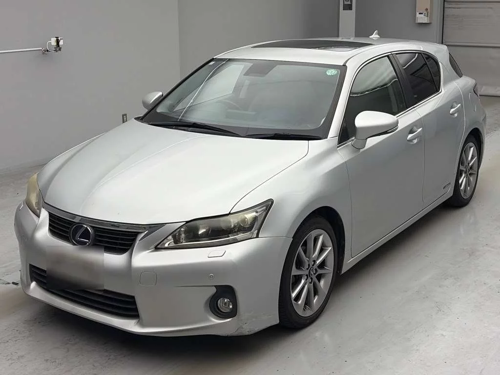 Lexus CT200h  с аукциона в Японии