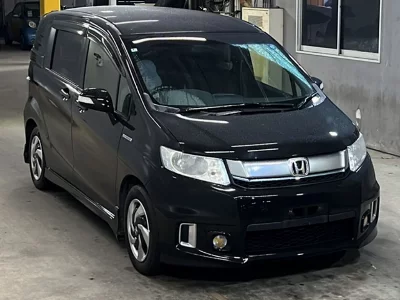 Honda FREED SPIKE HYBRID