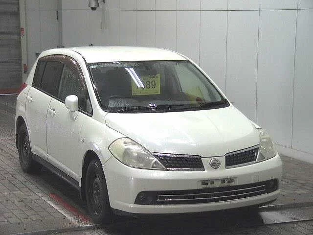 Nissan Tiida  с аукциона в Японии