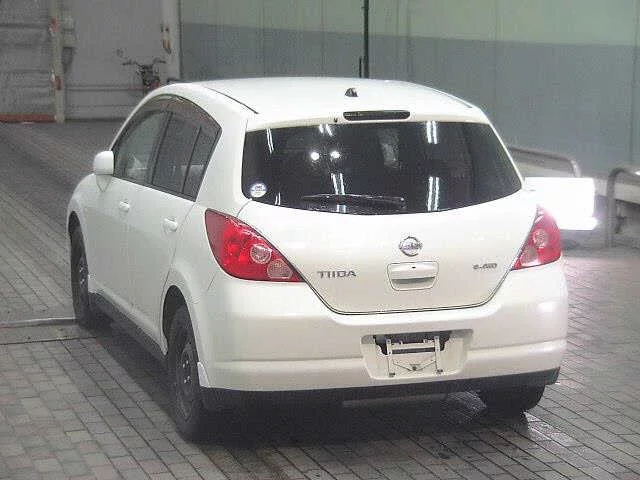 Nissan Tiida  с аукциона в Японии