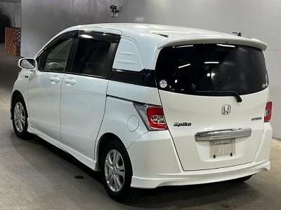 Honda Freed Spike
