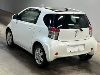 Toyota iQ