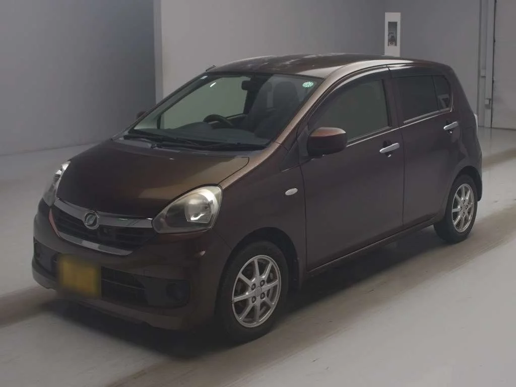 Daihatsu Mira e:S  с аукциона в Японии