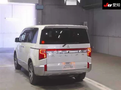 MITSUBISHI DELICA D:5