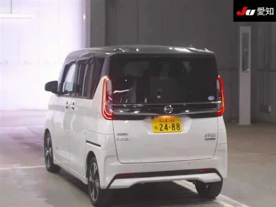 NISSAN ROOX