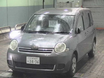 Toyota Sienta