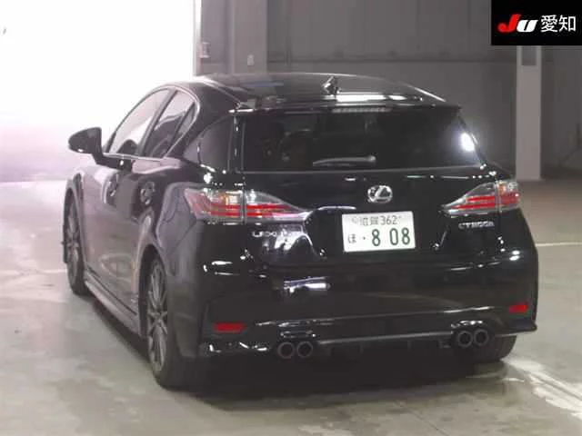 Lexus CT200h  с аукциона в Японии