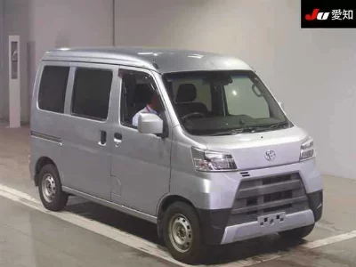 TOYOTA PIXIS VAN