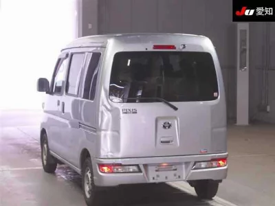 TOYOTA PIXIS VAN