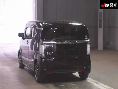 Honda N-Box Slash