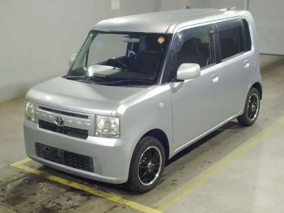 Toyota Pixis Space