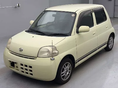 Daihatsu Esse