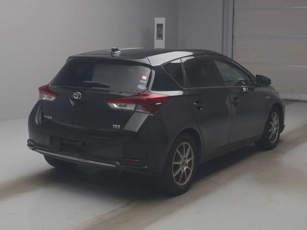 Toyota Auris  с аукциона в Японии
