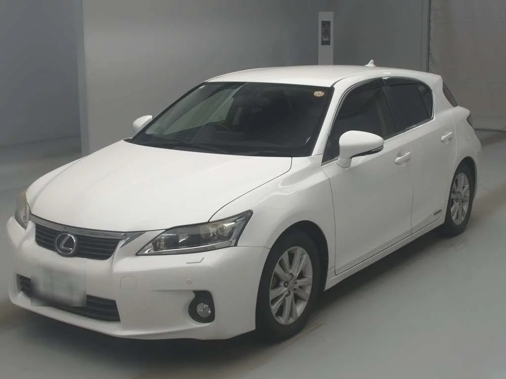 Lexus CT200h  с аукциона в Японии