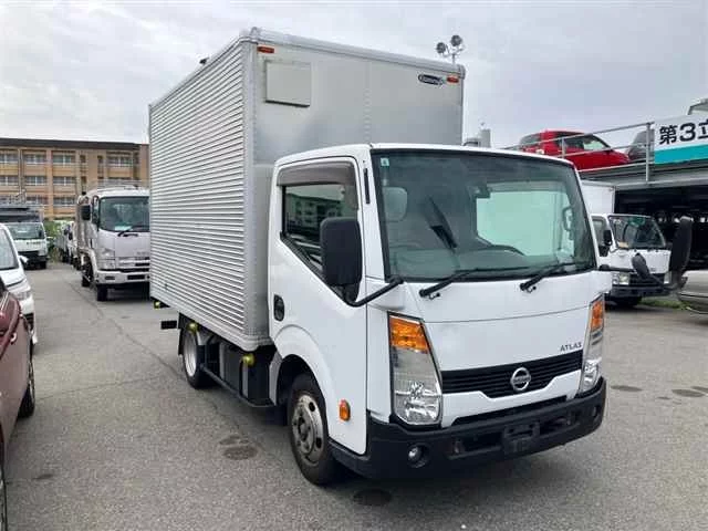 Nissan Atlas  с аукциона в Японии