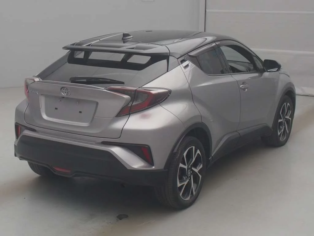 Toyota C-HR  с аукциона в Японии