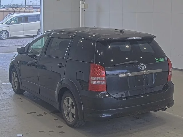 Toyota Wish  с аукциона в Японии