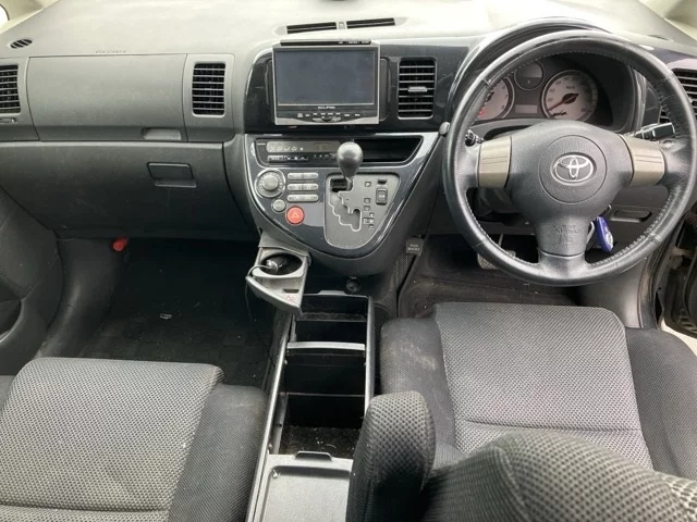 Toyota Wish  с аукциона в Японии