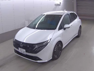Nissan Aura