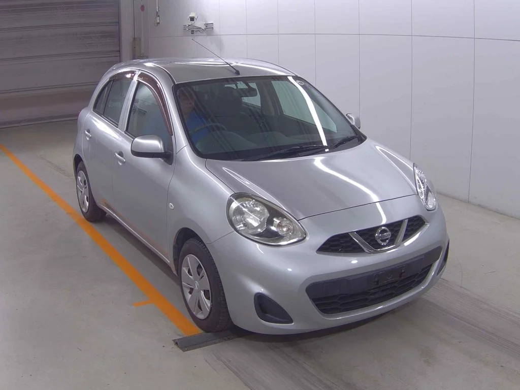 Nissan March  с аукциона в Японии