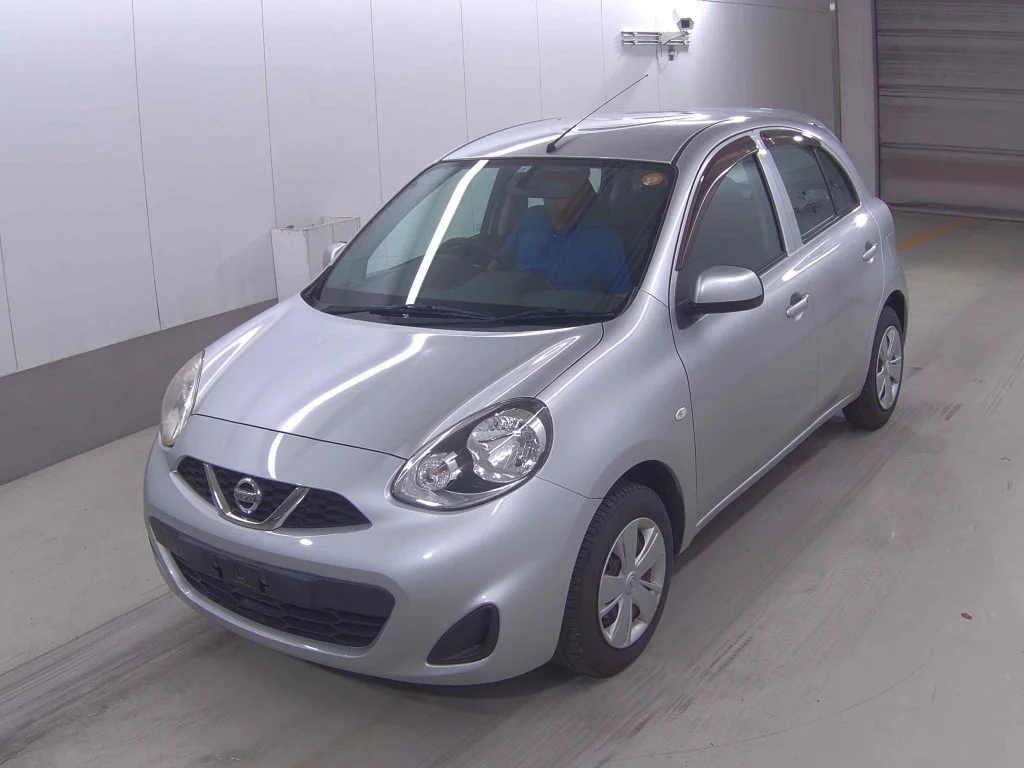 Nissan March  с аукциона в Японии