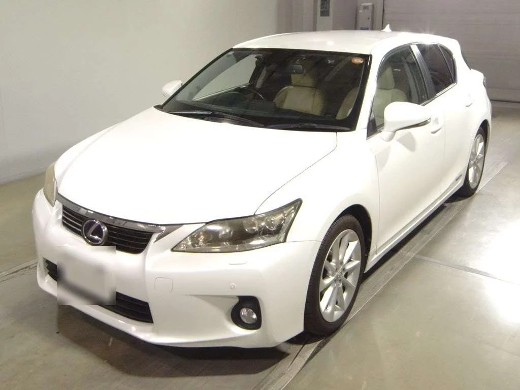 Lexus CT200h  с аукциона в Японии