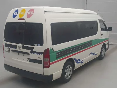 Toyota HiAce Commuter