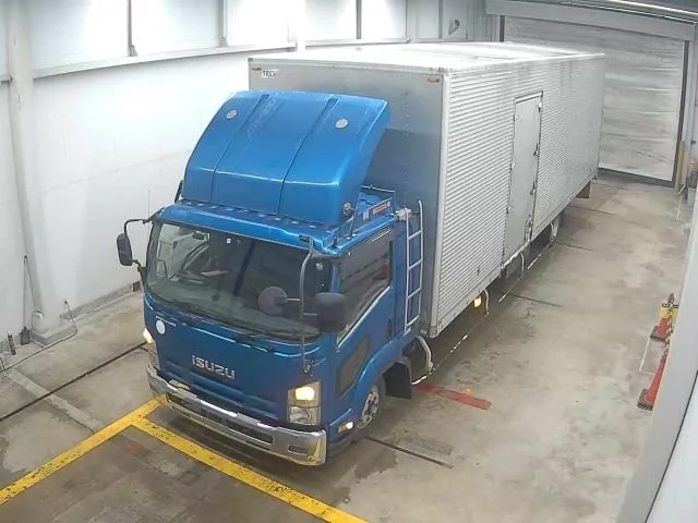 Isuzu Forward  с аукциона в Японии
