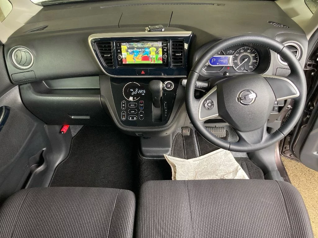 Nissan Dayz Roox  с аукциона в Японии