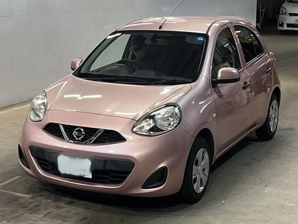 Nissan March  с аукциона в Японии