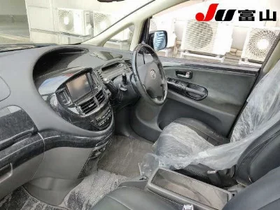 Toyota ESTIMA L
