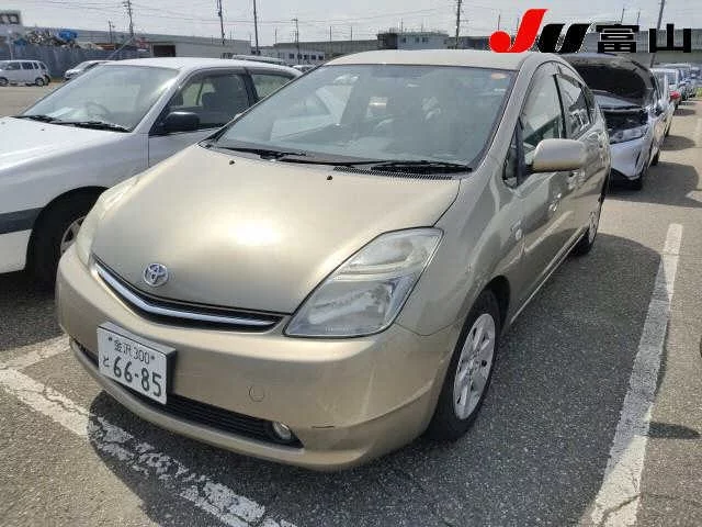Toyota Prius  с аукциона в Японии