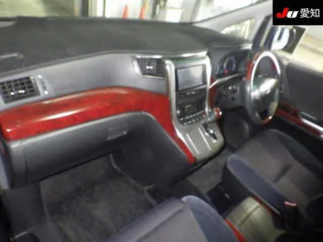 Toyota Vellfire  с аукциона в Японии