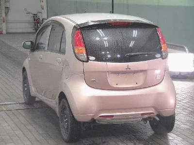 Mitsubishi i
