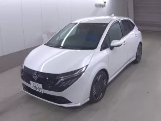Nissan Aura