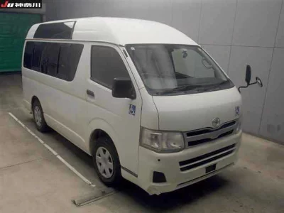 Toyota HiAce Van