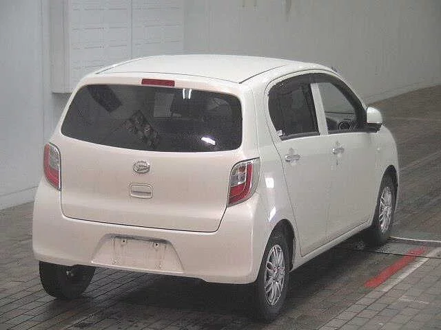 Daihatsu Mira e:S  с аукциона в Японии