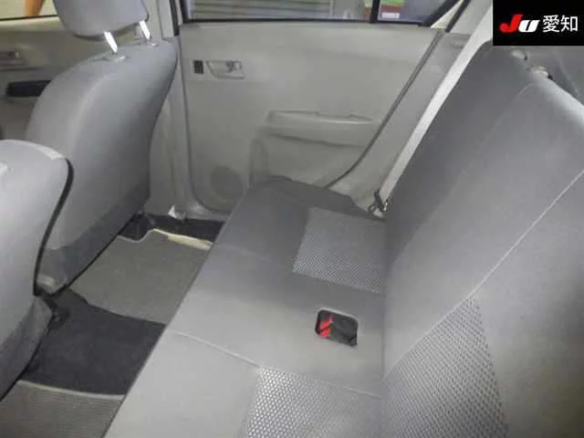 Daihatsu Mira e:S  с аукциона в Японии