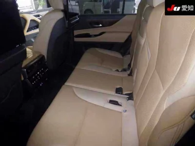 Lexus LX570
