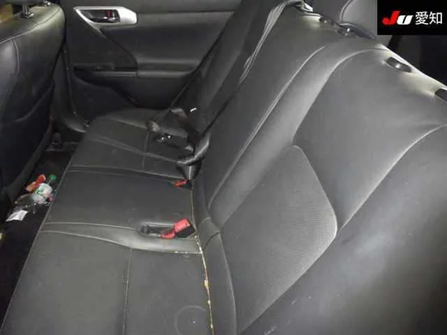 Lexus CT200h  с аукциона в Японии