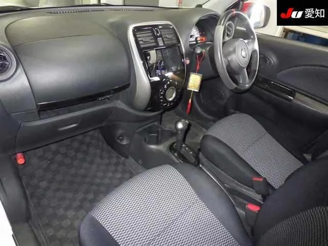 Nissan March  с аукциона в Японии